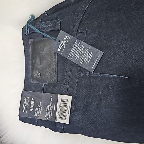NWT Silver Jeans Co ABBEY Flare Jeans 27 x 31 - Picture 2 of 5